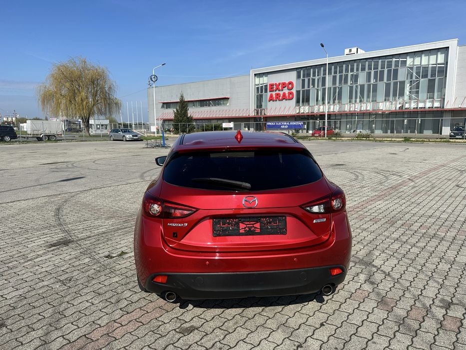 Mazda 3 G120 Revolution Top