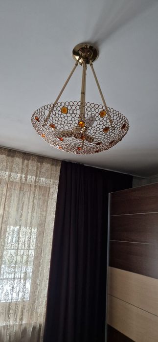 Продам люстру ..