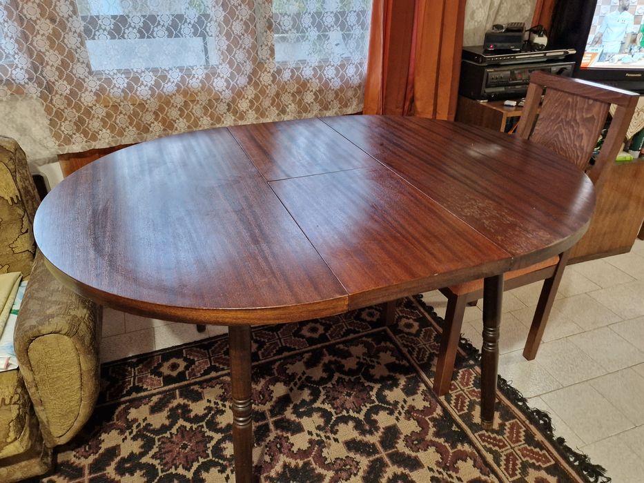 Трапезна/кухненска маса