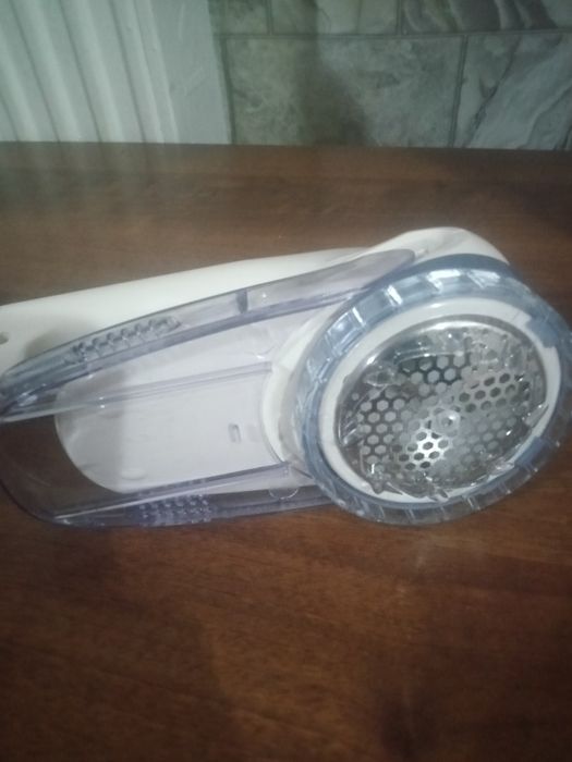 Машинка для удаления катышек