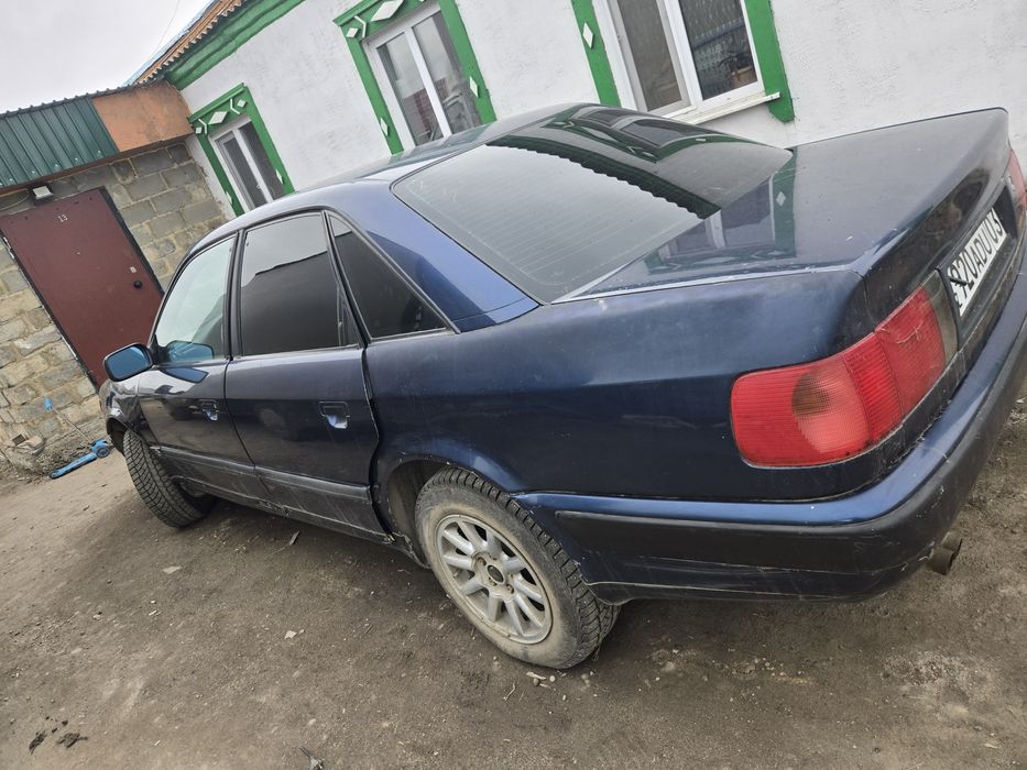 Продам ауди 100.
