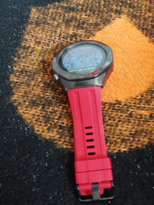 Продавам смарт часовник