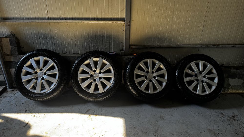 Jante  anvelope  5x114,3  215 55 16 nokian