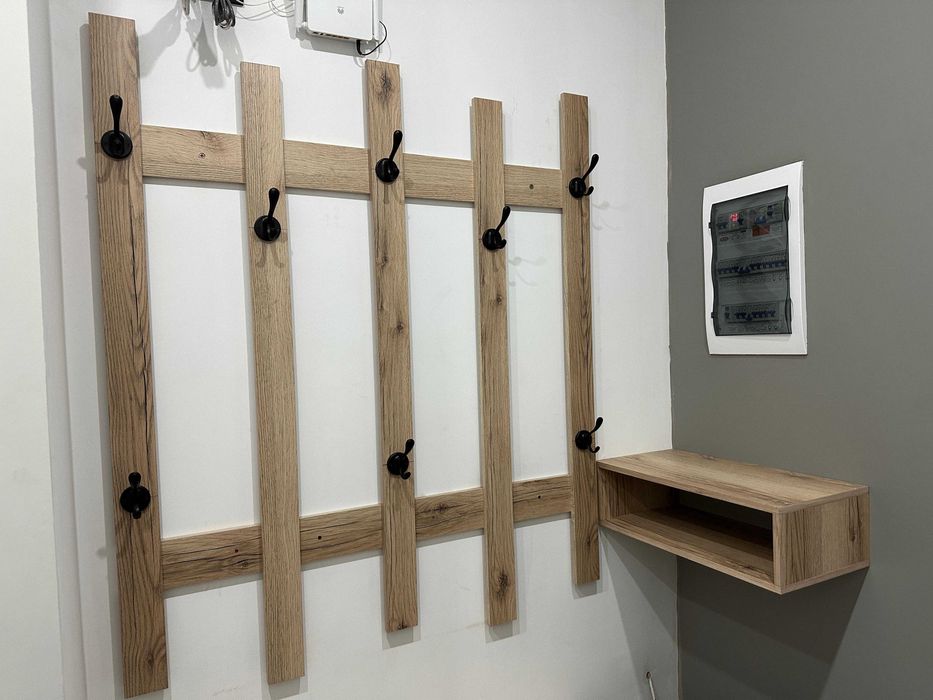 Вешалка навесная