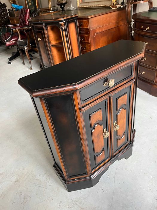 Comoda/Consola recent reconditionata!