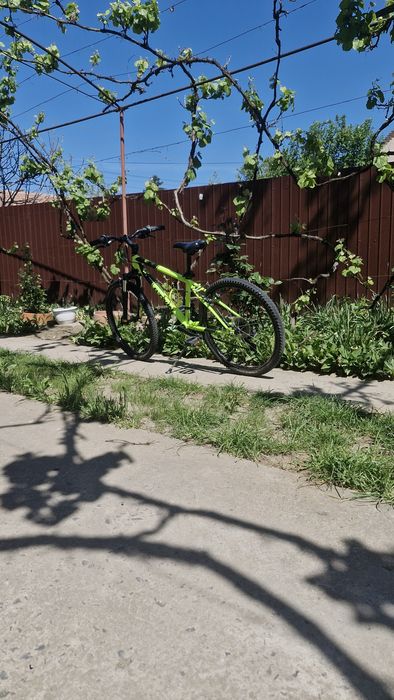 Vând bicicleta rockrider st500 btwin