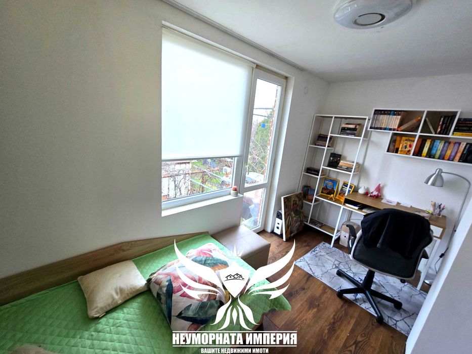 Продавам склад/селскостопански сгради 1450РЗП в имот 8700кв с.Боянци