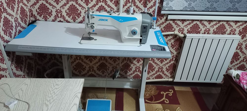 янги тикув машинаси сотилади.