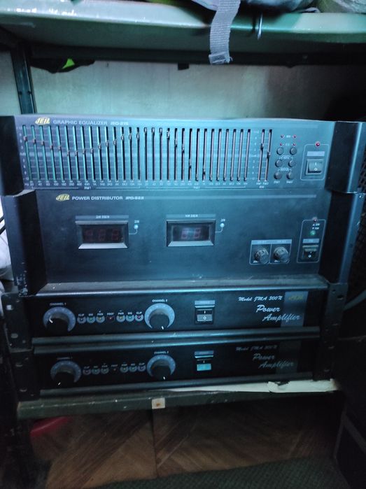 Усилитель звука эстрадные  в отличном состоянии