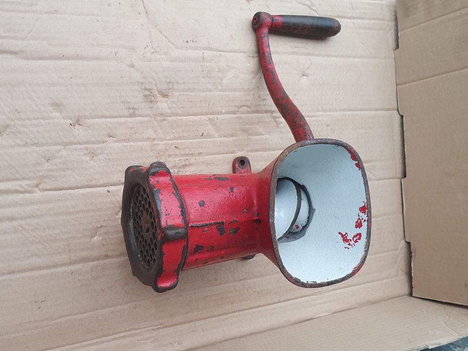 Mașina de tocat carne Flacăra 32