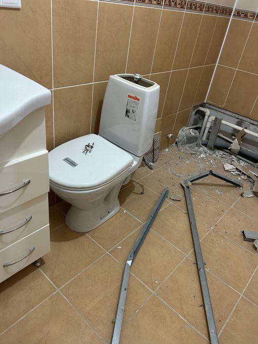 Продам 2 унитаз б/у