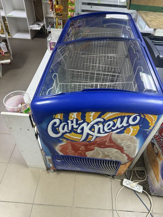 Морозильник для магазина