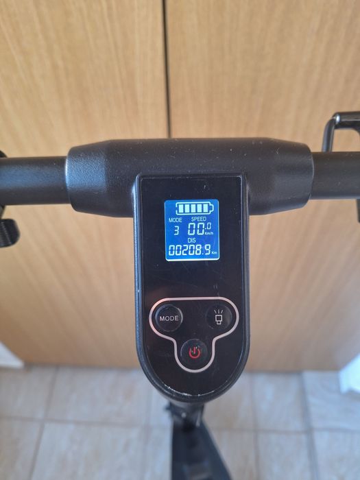 Trotinetă electrică FreeWheel Rider T1