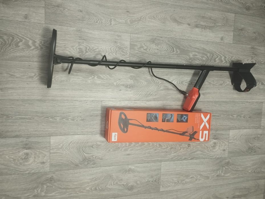 Продам металоискатель quest x5