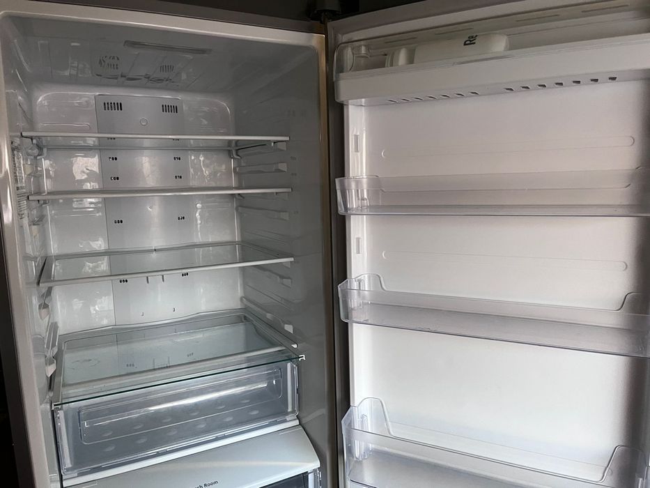 Продам холодильник Самсунг.