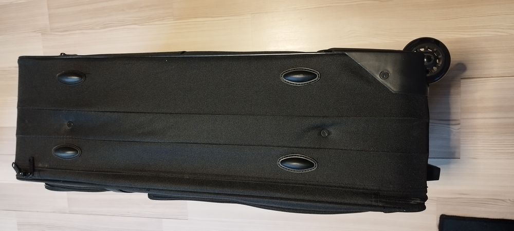 Нов куфар с колелца