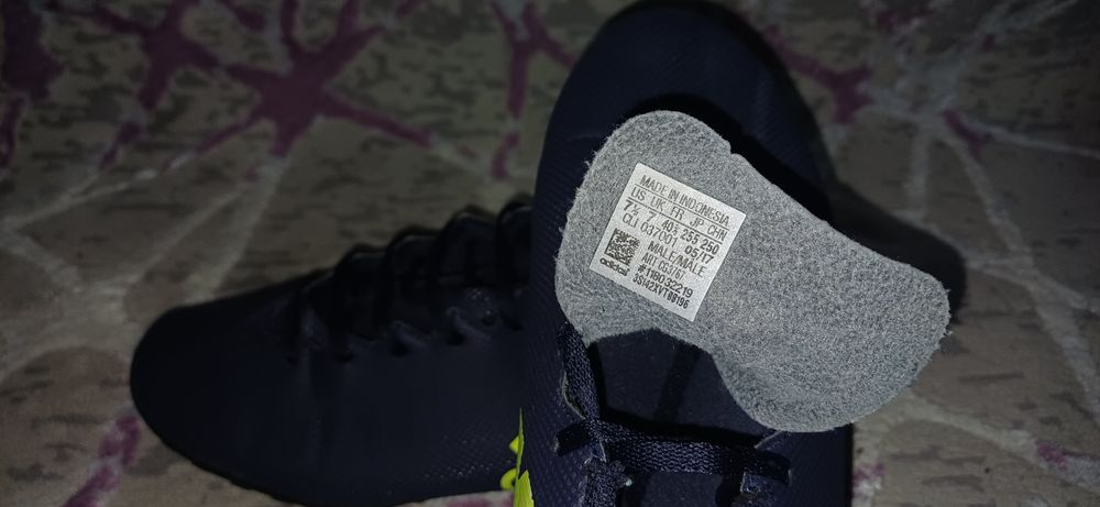 Ghete fotbal Adidas crampoane si sintetic