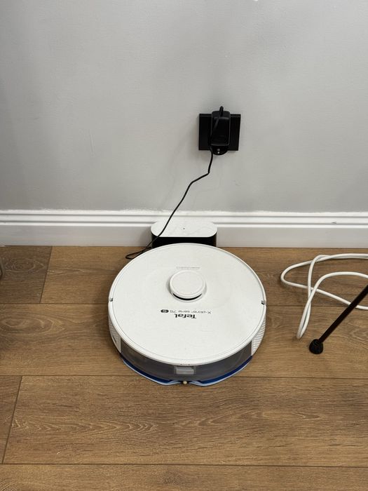 Продам робот пылесос