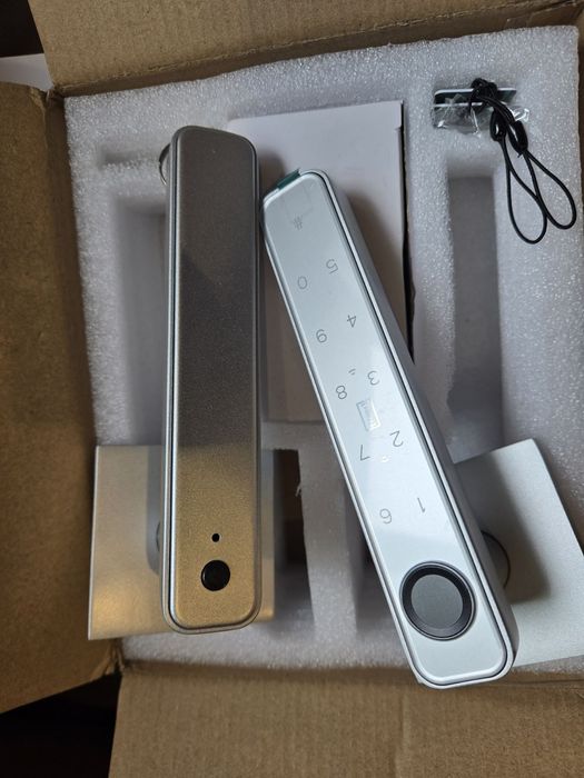 Смарт брава за врата