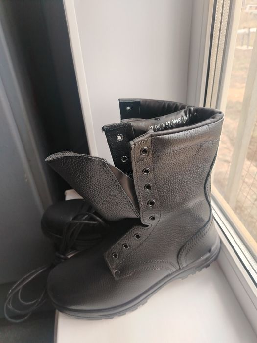 Берцый чёрный военный