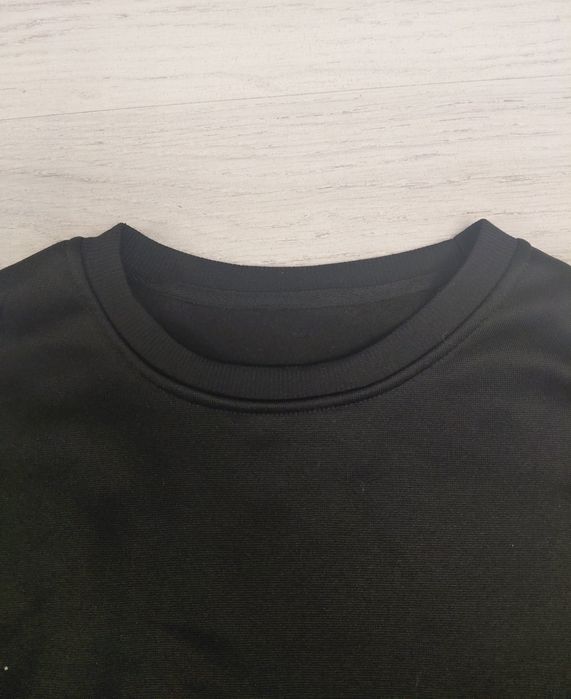 Bluza neagra calduroasa