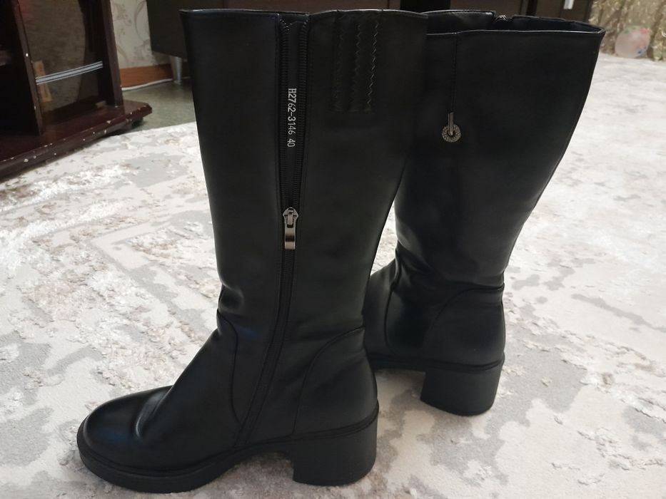 Продам зимние сапоги