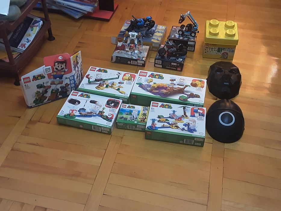 Продаётся лего оригинал цена договорная