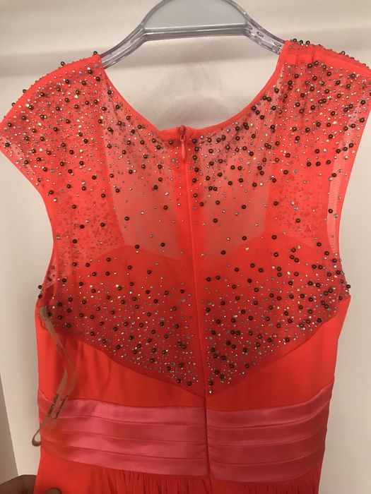 Продам платьев