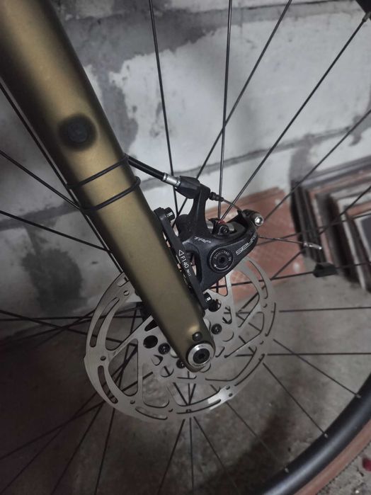 Bicicleta Cube NUROAD SLX