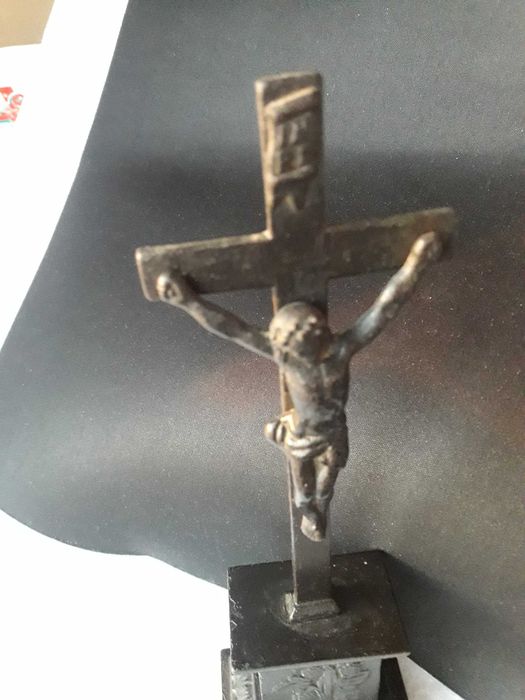 Statueta religioasa veche din metal cu patina originala