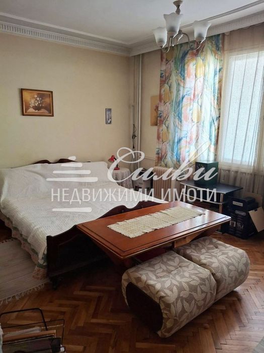 Тристаен ТУХЛЕН апартамент на предпочитан ТРЕТИ ЕТАЖ – кв. Център