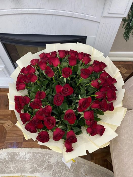 71штук красный розы.