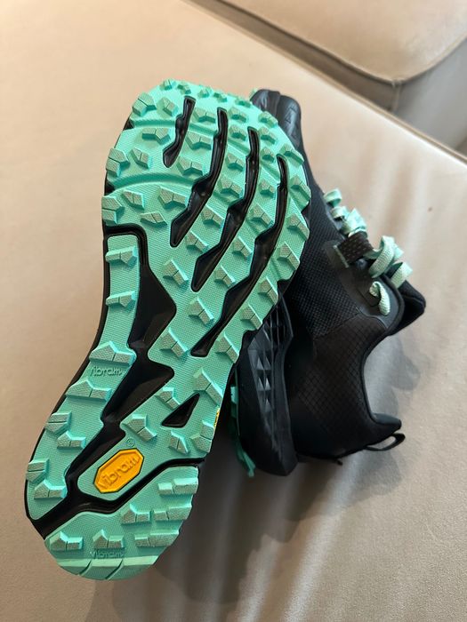 Новые кроссовки Altra на мембране Gore tex