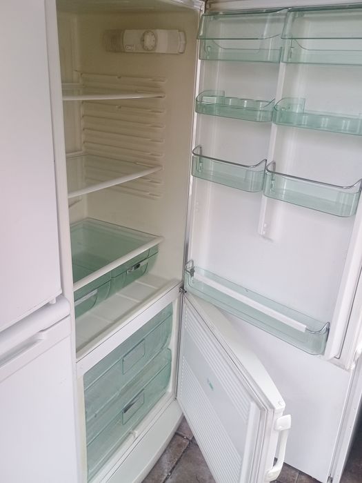 Frigider tip combină frigorifică Gorenje 2/3 sertare congelator