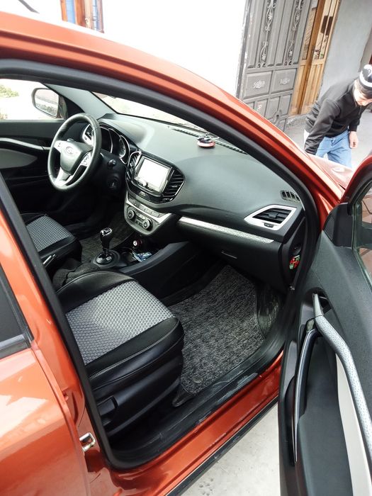 Лада Веста кросс