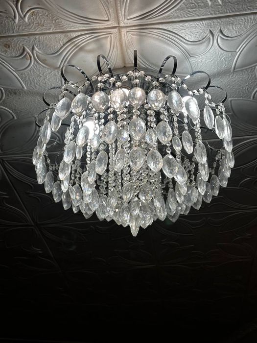 Продается люстра