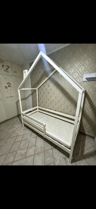 КРОВАТЬ ДОМИК с матрасом