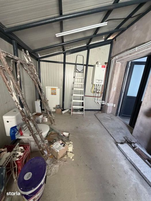 Spatiu comercial, 80 mp, zona centrala din Filiasi cu deschidere in Ra