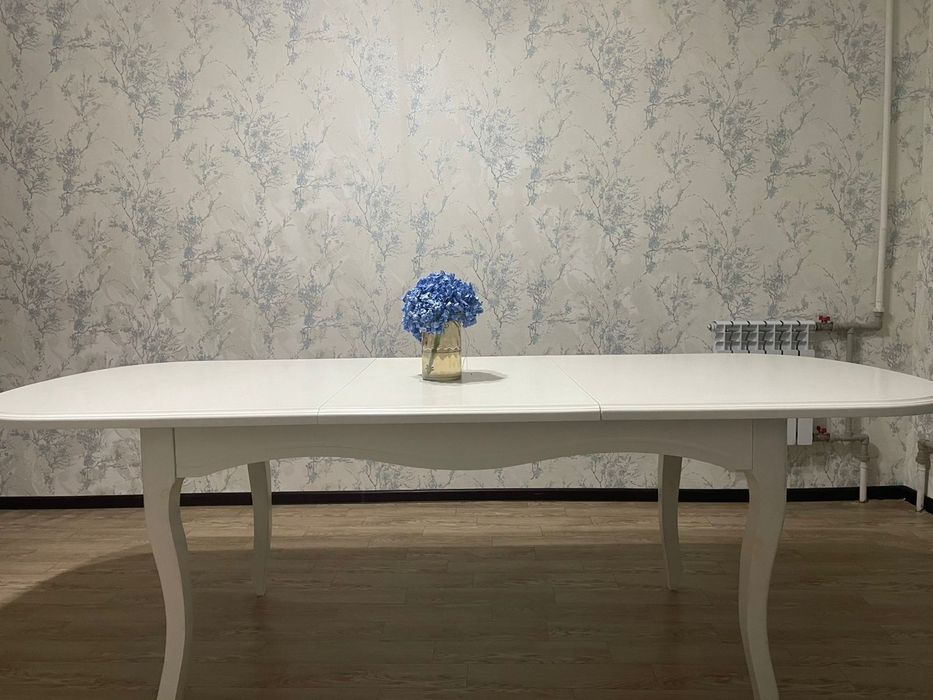 Стол,раздвижной,из качественного дерева