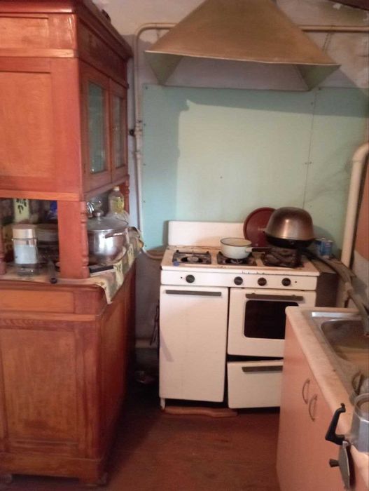 Продаю дом, 3 сотки, ор-р Сельхоз институт вдоль дороги, первая линия