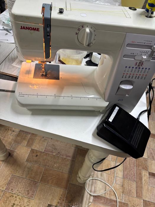 Швейные машина Janome