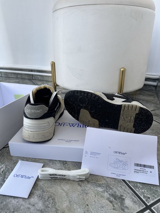 Sneahers Off-White Out OfOffice