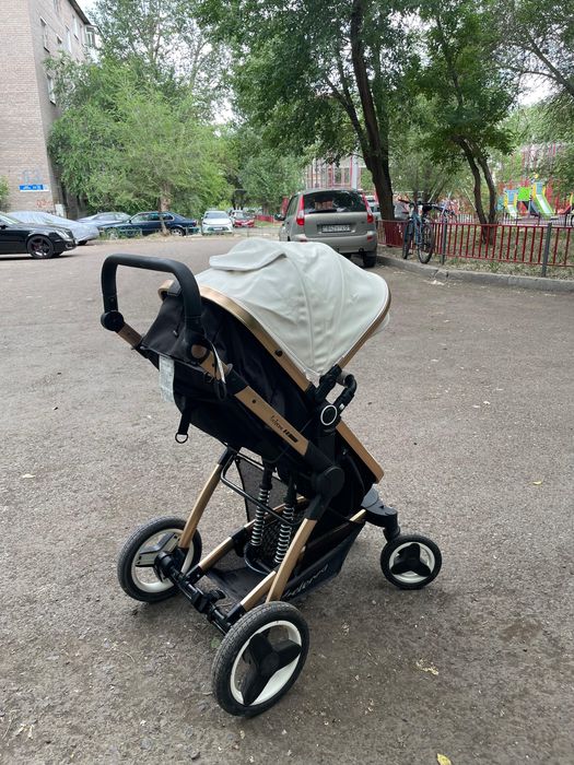 Продам коляску 3в1