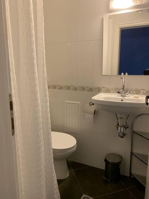 Дава се под наем Двустаен апартамент в Пловдив, Център - 50 кв.м за 459 € - Снимка #3