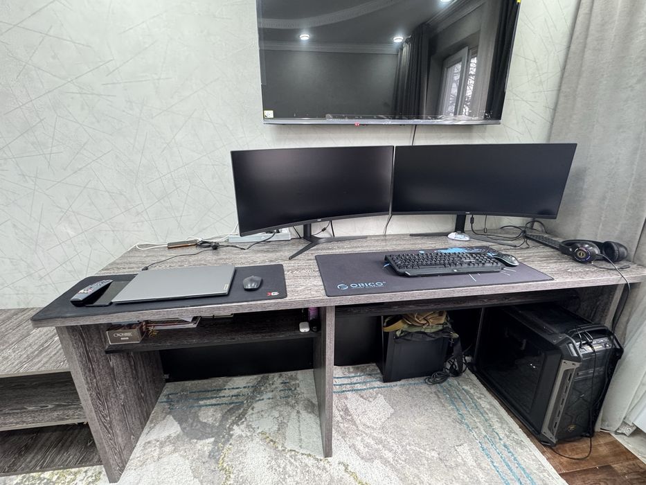 Офисный стол,шкаф,компьютерный стол.