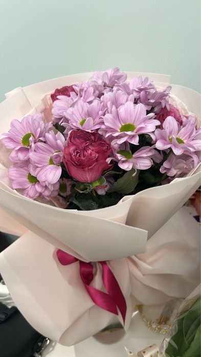 Продам цветы букеты по 5000 и 4000 и 2000