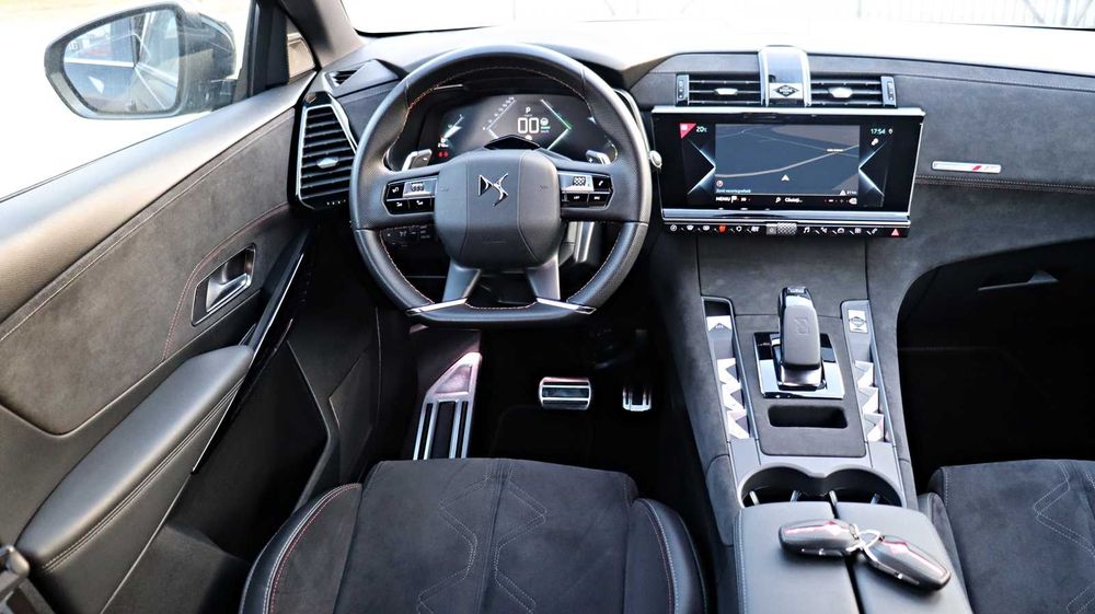 DS 7 Crossback / 2021 /300 CP/ 4X4 /HYBRID / Lane/Side/Distronic/Focal