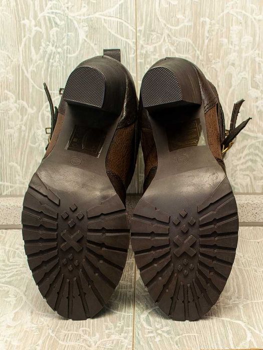 Дамски боти номер 39