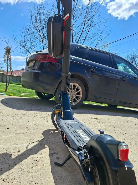 Ducati pro 3 електрически скутер