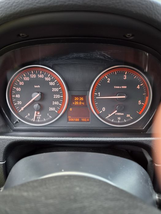 BMW X1 sDrive18d / 2013 / 136 CP